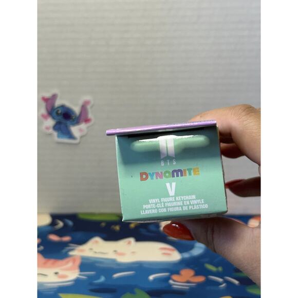 Funko POP Keychain BTS - Dynamite - V - Picture 3 of 9